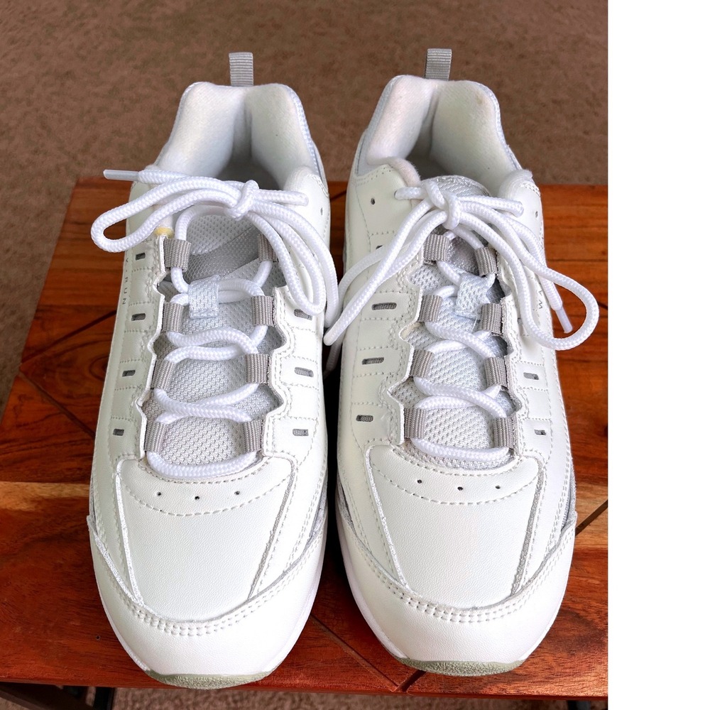 Easy Spirit Walk Run Womens White Silver Athletic Walking Shoes Size 6.5W NWOT